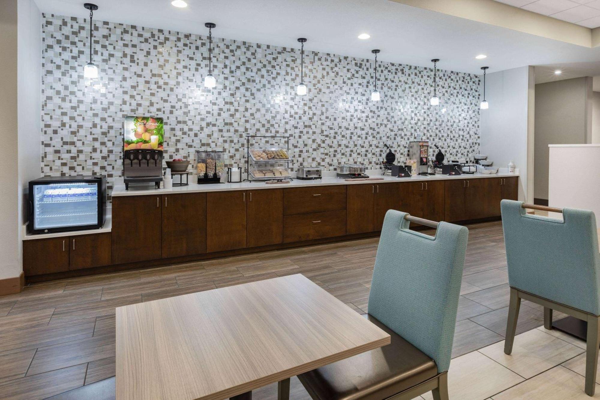 La Quinta Inn & Suites By Wyndham Jackson-Cape Girardeau Екстериор снимка